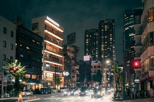 夜の麻布十番の通り 麻布十番,夜景,通りの写真素材