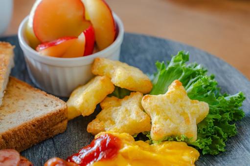 トーストと卵の朝食セット トーストと卵の朝食セット 朝食,トースト,卵料理の写真素材