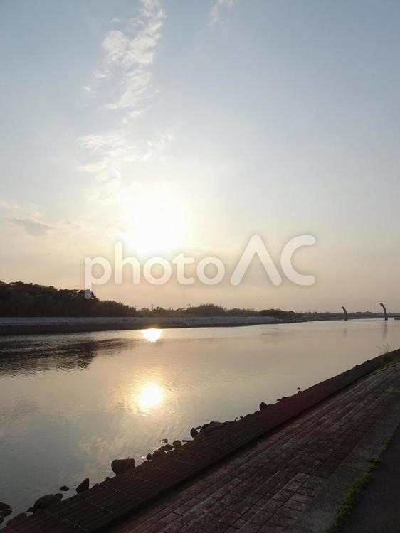 夕暮れ時の作田川 作田川,千葉,九十九里の写真素材