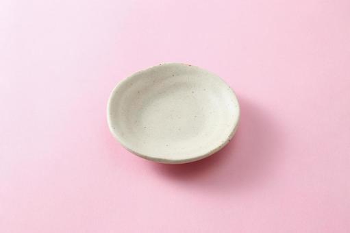 小皿_ピンク背景の写真