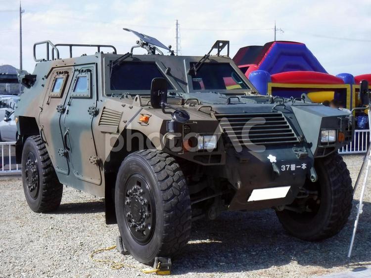 陸上自衛隊　軽装甲機動車⑩ 四輪駆動,装甲車,展示の写真素材