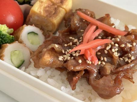 美味しそうな焼肉弁当 美味しそうな焼肉弁当 焼肉弁当,手作り,節約の写真素材