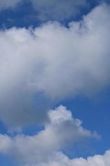 青空と雲の隙間 青空と雲の隙間の写真