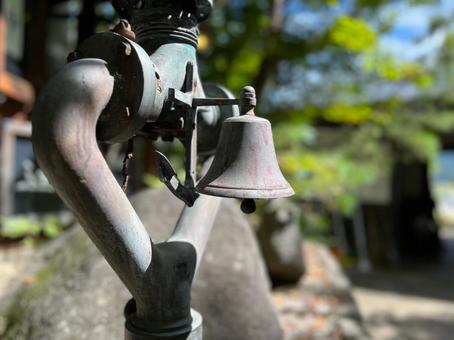 古いポンプ 古いポンプの写真