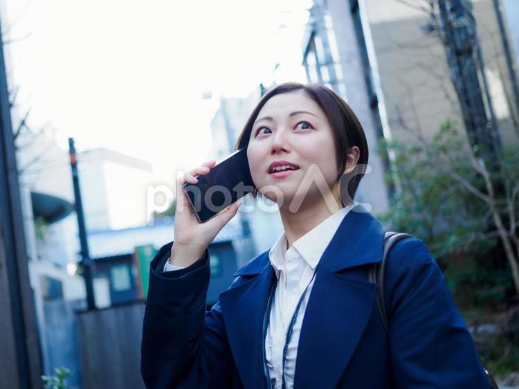 27：外出するビジネスウーマン 女性,女の子,人物の写真素材
