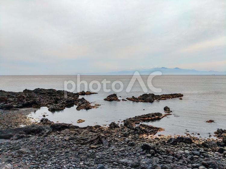 海辺の風景 伊豆大島,海辺,溶岩の写真素材