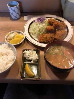 カキフライ定食 カキフライ定食,カキフライ,揚げ物の写真素材