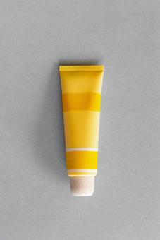 Yellow tube (gray background), JPG Yellow tube (gray background), JPG