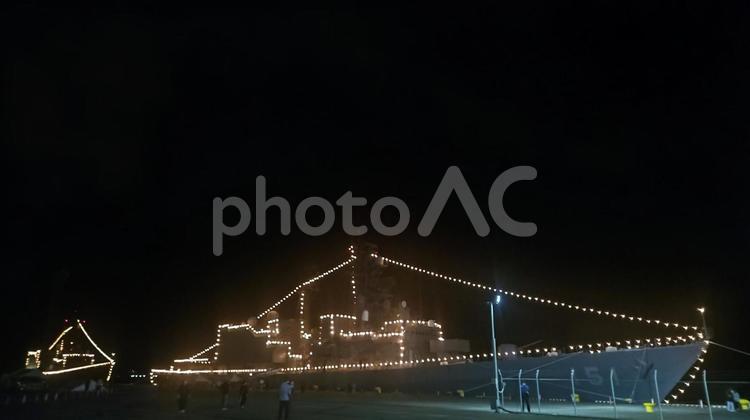 ライトアップ護衛艦あさぎりとせとぎり ライトアップ,船,護衛艦の写真素材