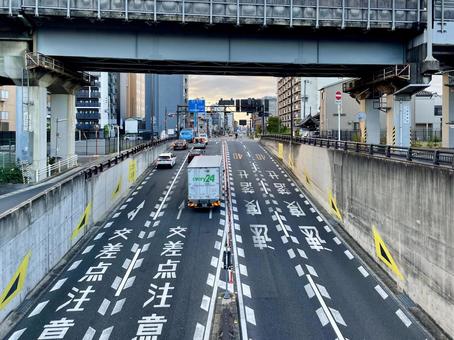 国道24号アンダーパス上 アンダーパス,国道24号,立体交差の写真素材