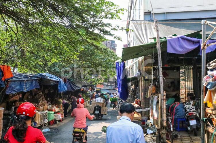 【ベトナム】ハノイ最大級の市場（ドンスワン市場） ベトナム,ハノイ,市場の写真素材