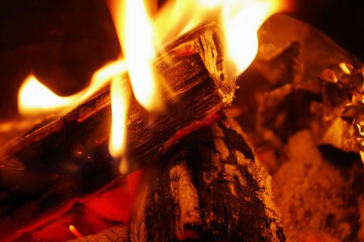 焚き火 焚き火,火,キャンプファイヤーの写真素材