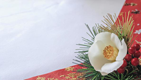 白椿の年賀状背景 白と赤ベース 金差し色 白椿の年賀状背景 白と赤ベース 金差し色の写真