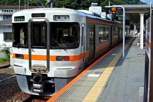 313系普通列車停車中  313系,jr東海,身延線の写真素材