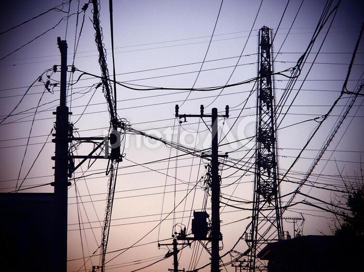 鉄塔がある風景 鉄塔,送電線,電線の写真素材