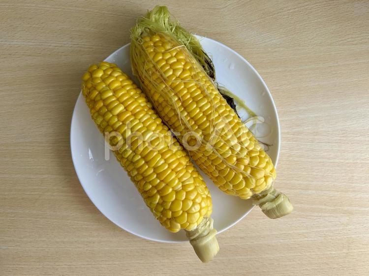 とうもろこし(茹で)ひげあり・ひげなし とうもろこし,食品,食べ物の写真素材
