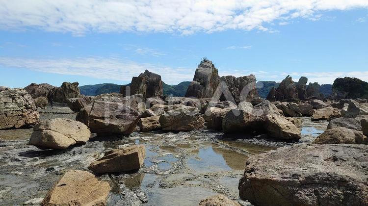 和歌山県-橋杭岩と紀伊大島 橋杭岩,岩,奇岩の写真素材