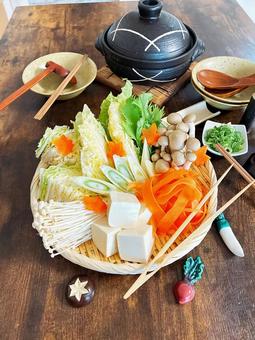 鍋用野菜盛り付け 俯瞰 鍋用野菜盛り付け 俯瞰 鍋野菜,鍋具材,鍋野菜盛り付けの写真素材