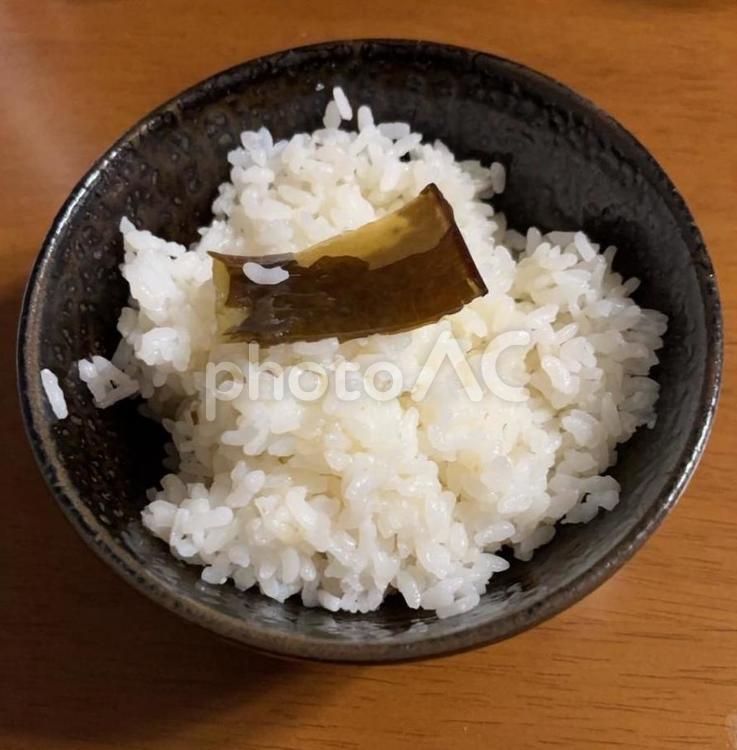 R7.08.12  あきたこまち昆布ご飯 茶碗飯,あきたこまち,七分突きの写真素材