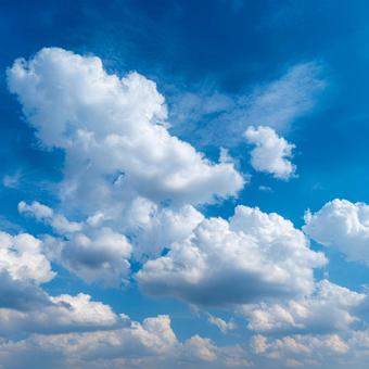 爽やかな空いっぱいに広がる白い雲の景色 爽やかな空いっぱいに広がる白い雲の景色の写真