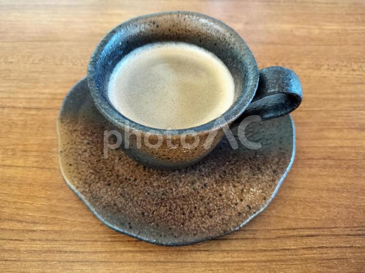 和風カップ&ソーサーで飲む一杯のコーヒー コーヒー,カップ&ソーサー,カップアンドソーサーの写真素材