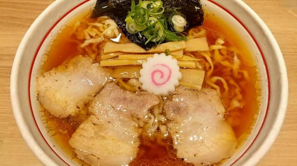 醤油ラーメン 醤油ラーメン 醤油ラーメン,ラーメン,麺類の写真素材