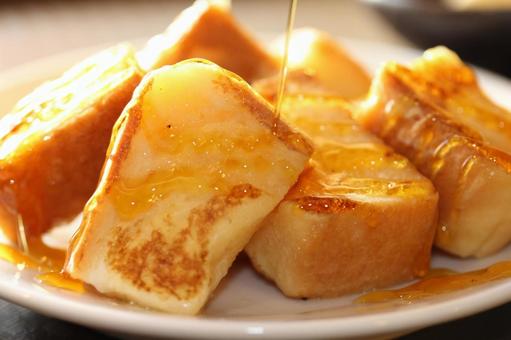 シロップをかけたトースト２ フレンチトースト,パン,朝食の写真素材