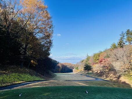 秋のゴルフ場フェアウェイと紅葉 那須霞ヶ城ゴルフクラブ,ゴルフ場,ゴルフコースの写真素材