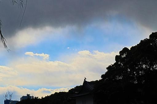 晴天藍天黑雲33 晴天藍天黑雲33