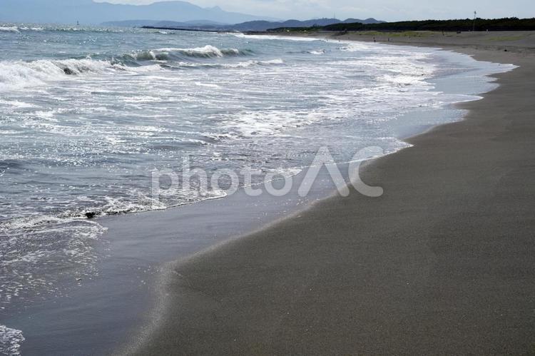打ち寄せる波と砂浜 砂浜,波,海の写真素材