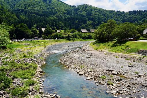 日本の田舎、川と自然に包まれて 日本の田舎、川と自然に包まれての写真