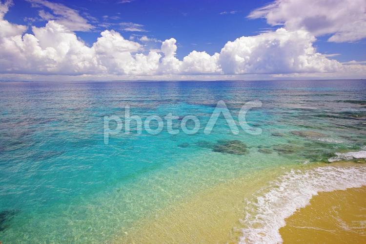 沖縄の美しい海と青空 沖縄,海,ビーチの写真素材