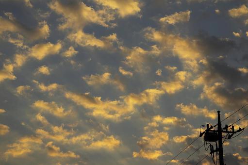 Orange scale clouds, JPG