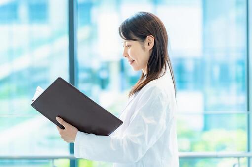 女性医師 医師,女医,病院の写真素材