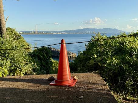 Traffic cones at Tojinbo, JPG