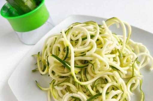 ズッキーニの野菜ヌードル 野菜ヌードル,ズッキーニ,ベジタブルヌードルの写真素材