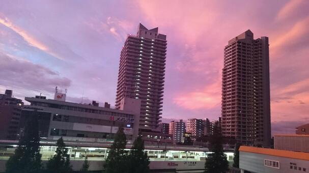 都会の夕暮れ時 都会の夕暮れ時の写真