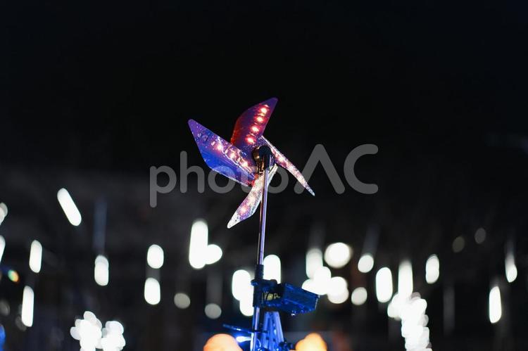 風車のイルミネーション きらめき,アート,キレイの写真素材