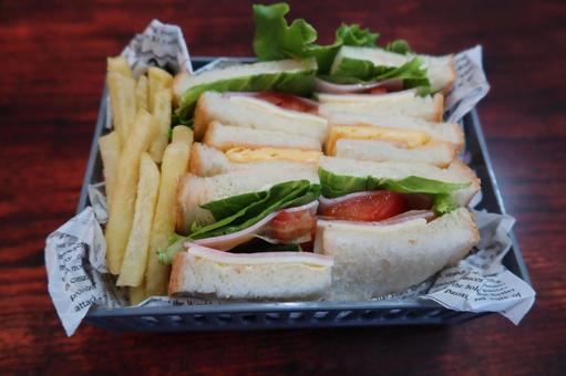 野菜サンドのランチボックス 野菜サンドのランチボックス 弁当,サンドイッチ,ポテトの写真素材