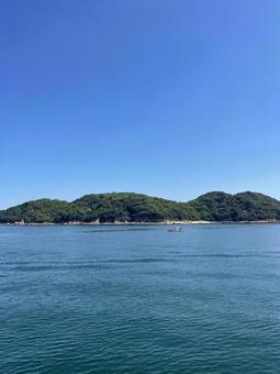 瀬戸内海の島と空 瀬戸内海の島と空 島,海,瀬戸内海の写真素材