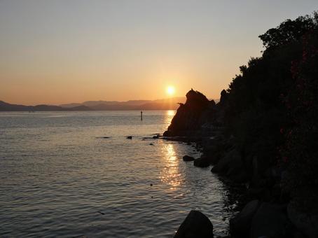 鳴門の夜明け 鳴門の夜明け 徳島県,鳴門,大毛島の写真素材