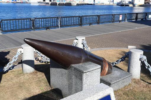戦艦陸奥主砲弾（ヴェルニー公園・横須賀） 戦艦陸奥,陸奥,戦艦の写真素材