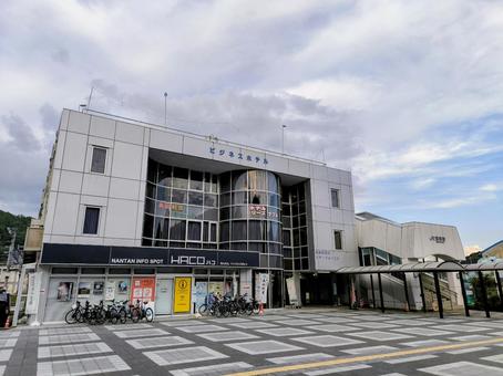 JR嵯峨野線、園部駅 JR嵯峨野線、園部駅 jr,嵯峨野線,山陰本線の写真素材