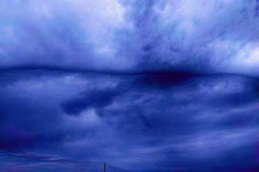 2025年9月の空4 2025年9月の空4 積乱雲,積雲,ガストフロントの写真素材