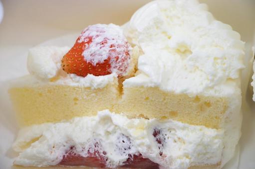 崩れたケーキ 崩れたケーキの写真