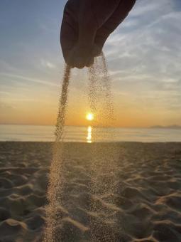 輝く砂浜 輝く砂浜の写真