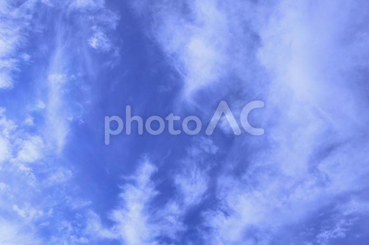冬の青い空と白い雲 空,青空,雲の写真素材