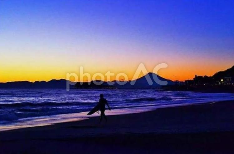 富士山　サーファー 富士山,サーフィン,サーファーの写真素材