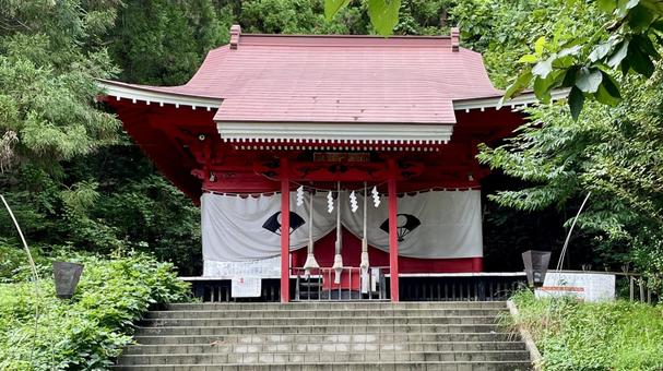 御座石神社本殿 御座石神社本殿 御座石神社,寺社仏閣,本殿の写真素材