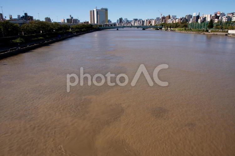 台風で増水した隅田川 台風,増水,墨田川の写真素材